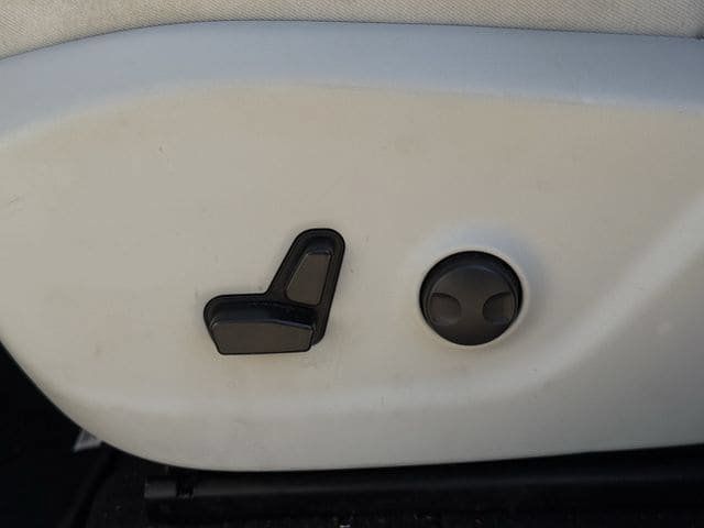 Used 2022 Jeep Cherokee Limited AWD/4WD image 29