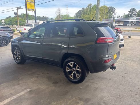 Used 2014 Jeep Cherokee Trailhawk w/ Leather Interior Group AWD/4WD image 3