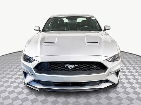 Used 2018 Ford Mustang Premium image 2