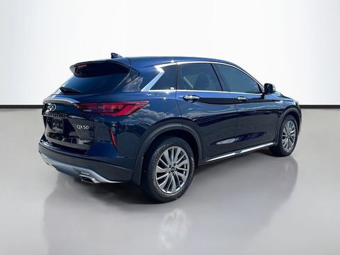Used 2023 INFINITI QX50 Pure AWD/4WD image 3