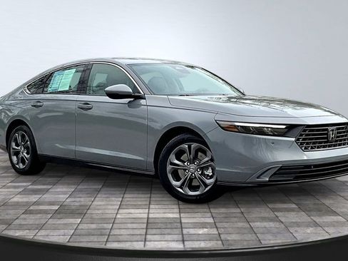 Used 2025 Honda Accord EX-L image 3