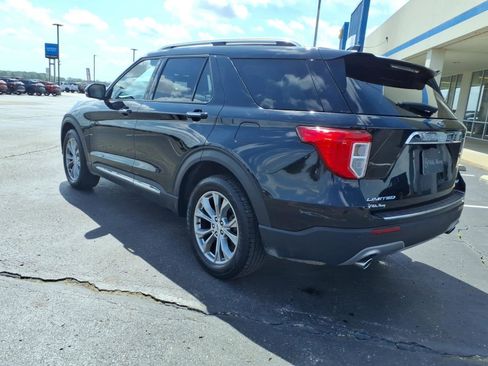 Used 2023 Ford Explorer Limited w/ Equipment Group 301A image 3