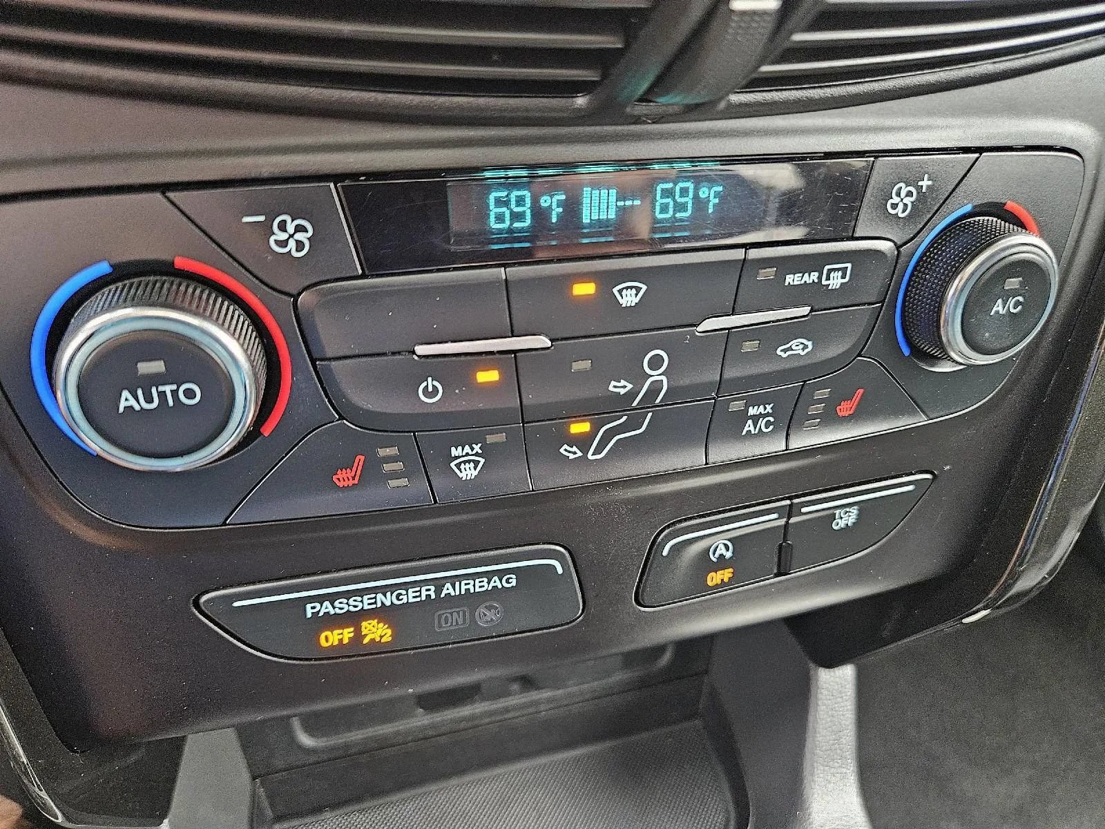 Used 2017 Ford Escape Titanium AWD/4WD image 23