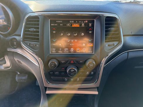 Used 2015 Jeep Grand Cherokee Limited w/ Luxury Group II image 16