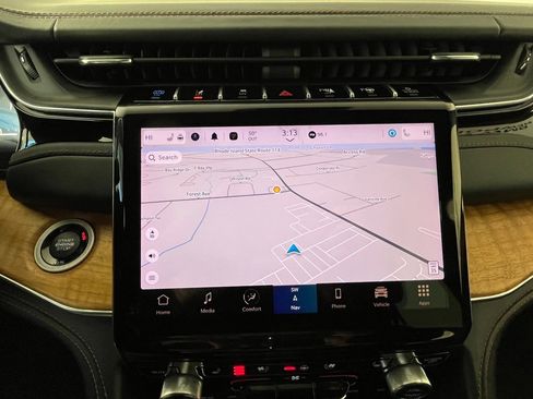 Used 2023 Jeep Grand Cherokee Summit image 11