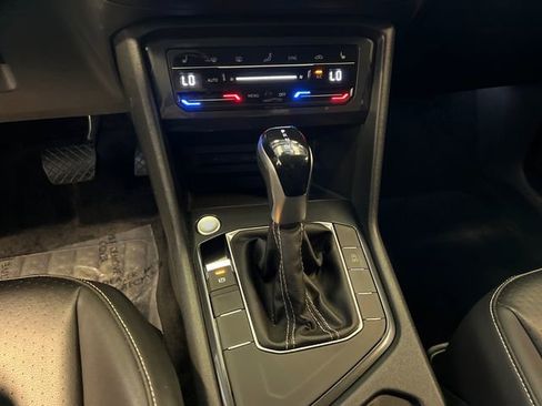 Certified 2022 Volkswagen Tiguan SE FWD image 27