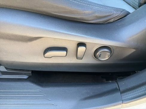 Used 2020 Subaru Outback Premium image 12