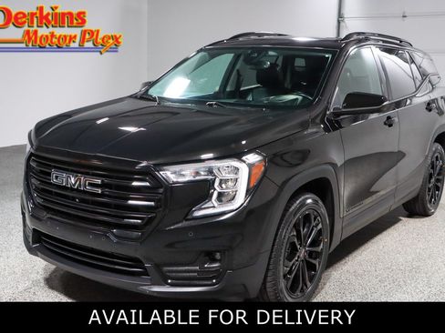 Used 2022 GMC Terrain SLT w/ Infotainment Package II AWD/4WD image 1