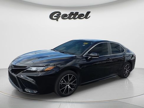 Used 2024 Toyota Camry SE FWD image 2