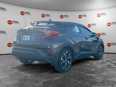Used 2022 Toyota C-HR XLE FWD image 5