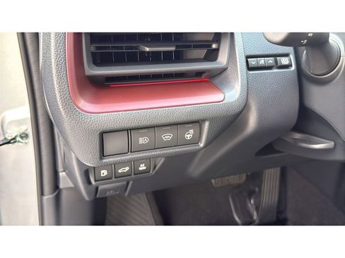 New 2026 Toyota Prius Plug-In Hybrid FWD image 10