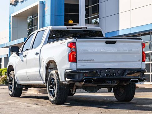 Used 2021 Chevrolet Silverado 1500 LT Trail Boss w/ Convenience Package II image 3