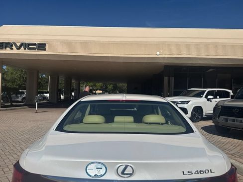 Used 2016 Lexus LS 460 L RWD image 7