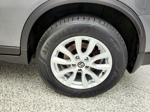 Used 2017 Nissan Rogue SV w/ SV Premium Package AWD/4WD image 9