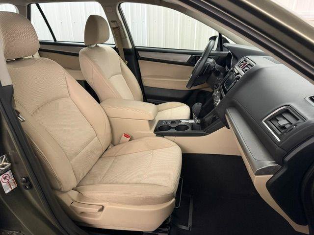 Used 2019 Subaru Outback 2.5i AWD/4WD image 12