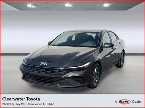 Used 2024 Hyundai Elantra SEL FWD image 1