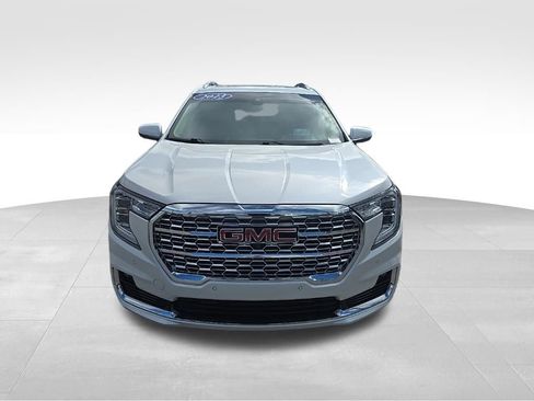 Used 2023 GMC Terrain Denali w/ Denali Premium Package image 8