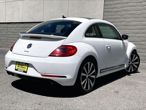 Used 2014 Volkswagen Beetle R-Line FWD image 12
