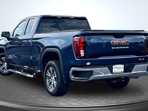 Used 2023 GMC Sierra 1500 SLE AWD/4WD image 14