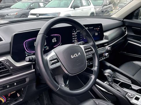 Used 2025 Kia Telluride LX image 15
