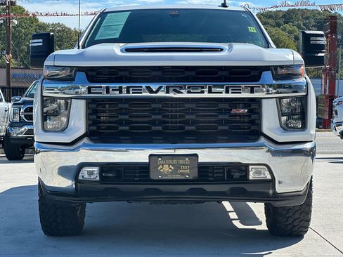 Used 2023 Chevrolet Silverado 2500 LT w/ Convenience Package AWD/4WD image 2