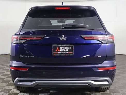 New 2026 Mitsubishi Outlander SE FWD image 13