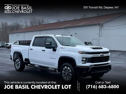 Used 2025 Chevrolet Silverado 2500 Custom w/ Custom Value Package image 1