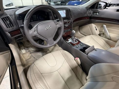 Used 2010 INFINITI G37 Sport w/ Premium Pkg image 7
