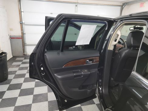 Used 2014 Lincoln MKX AWD w/ Equipment Group 102A image 16