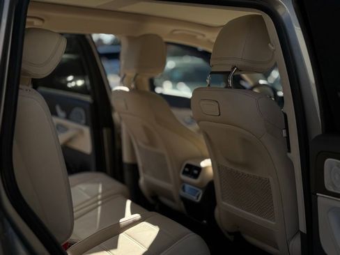 Used 2020 Mercedes-Benz GLS 450 4MATIC image 33