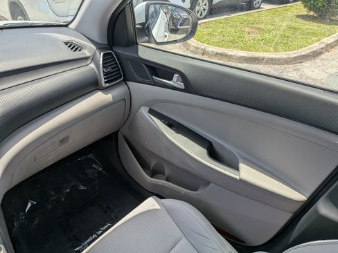 Used 2021 Hyundai Tucson SE FWD image 17