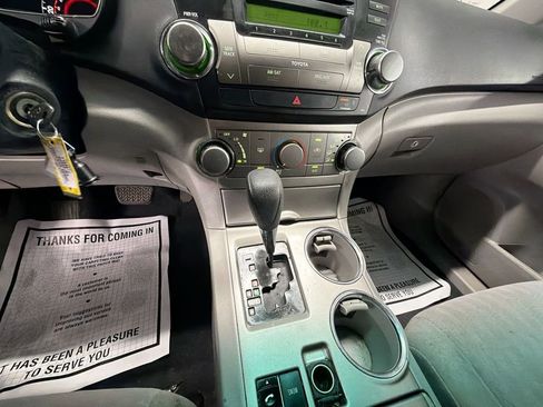 Used 2012 Toyota Highlander FWD image 14