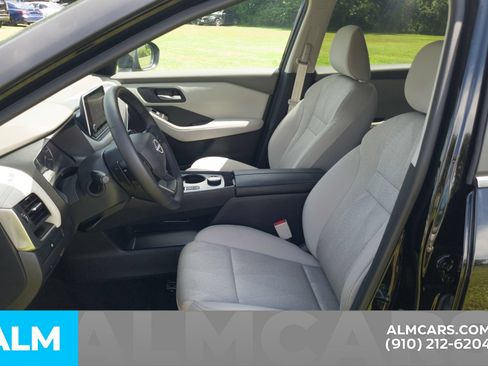 Used 2025 Nissan Rogue SV AWD/4WD image 6