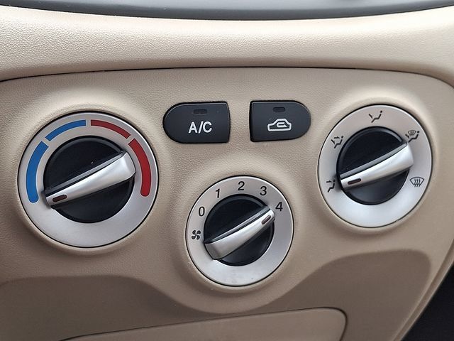 Used 2011 Hyundai Accent GLS FWD image 15