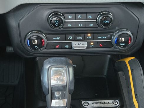 Used 2023 Ford Bronco Badlands AWD/4WD image 21