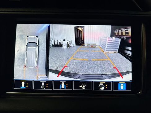 Used 2021 GMC Yukon Denali w/ Denali Premium Package AWD/4WD image 13