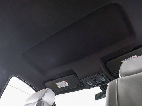 Used 2022 Chevrolet Silverado 3500 LTZ w/ LTZ Convenience Package image 28