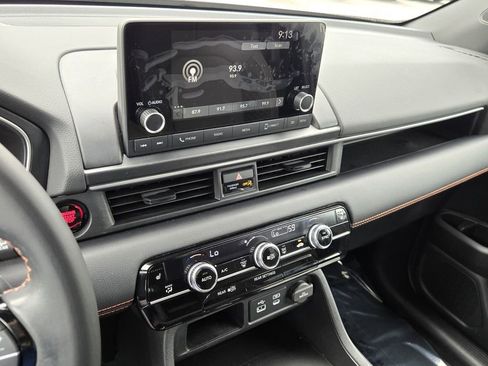 Used 2025 Honda Pilot Sport image 21