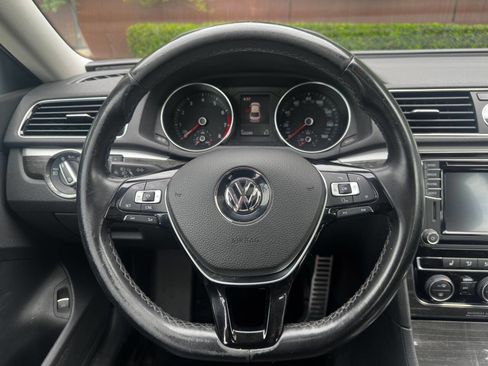 Used 2017 Volkswagen Passat 1.8T SEL Premium image 26