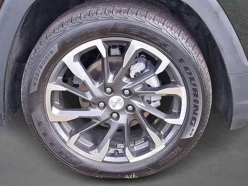 Used 2022 GMC Terrain SLT w/ Infotainment Package II AWD/4WD image 7
