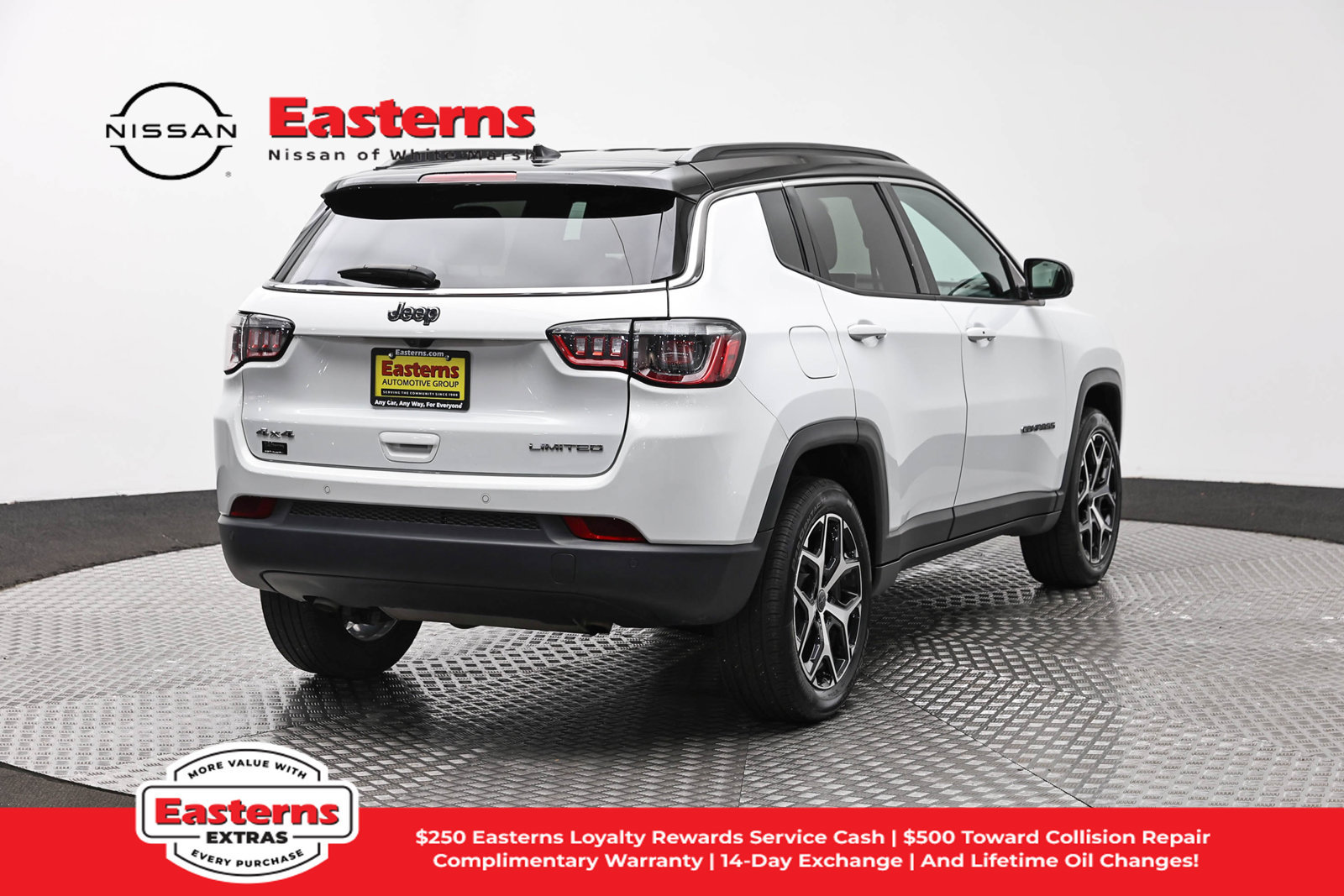 Used 2025 Jeep Compass Limited AWD/4WD image 5