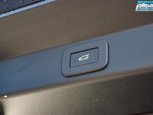 Used 2025 Land Rover Range Rover Sport SE image 28