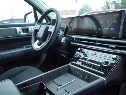 Used 2025 Hyundai Santa Fe SE image 45