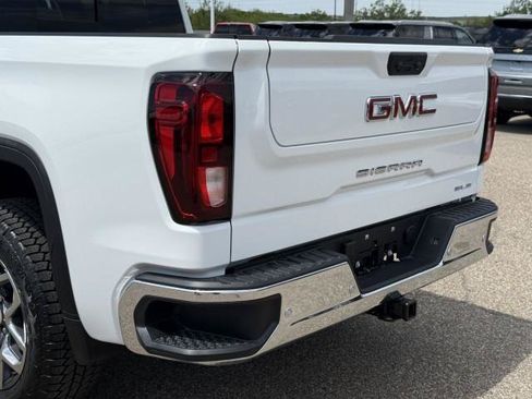 New 2026 GMC Sierra 1500 SLE w/ Preferred Package RWD image 17