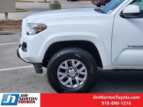 Used 2019 Toyota Tacoma SR5 image 9