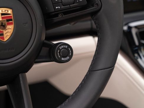 Used 2025 Porsche Panamera 4S image 29