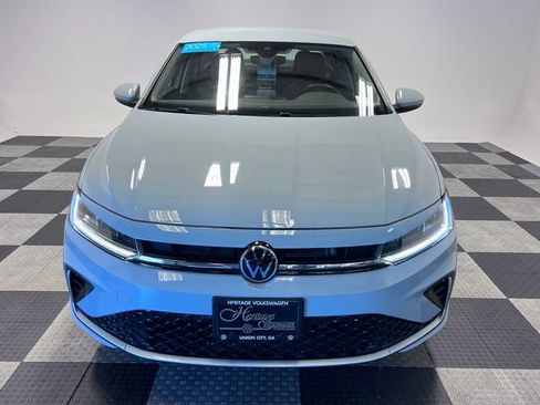 Certified 2025 Volkswagen Jetta SE FWD image 2