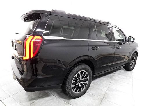 Certified 2025 Ford Expedition Platinum AWD/4WD image 8