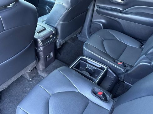 Used 2025 Toyota Grand Highlander AWD image 12