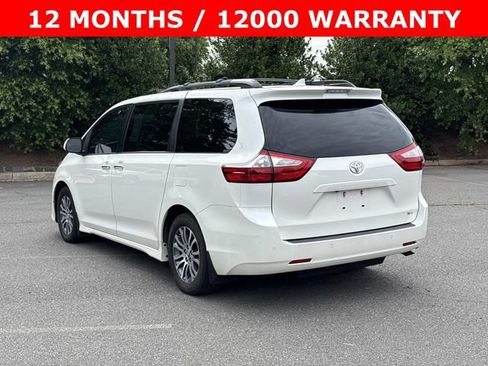 Used 2018 Toyota Sienna XLE w/ XLE Navigation Package FWD image 4